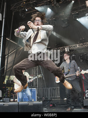 Jarvis Cocker joue sur la scène principale au Festival de musique 2009 Vierge à Deer Lake Park, à Burnaby, près de Vancouver, Colombie-Britannique, le 26 juillet 2009. (Photo d'UPI/Heinz Ruckemann) Banque D'Images