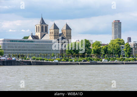 COLOGNE, ALLEMAGNE - le 12 mai : la Basilique de Saint Gereon du Rhin à Cologne, Allemagne, le 12 mai 2019. Banque D'Images