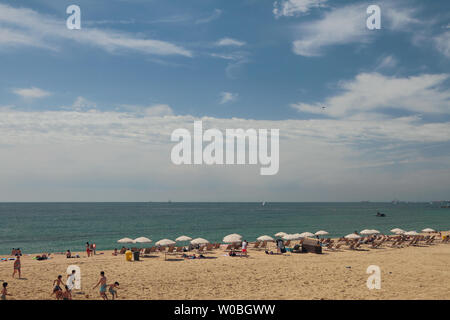 Barcelone, Espagne - 13 juin 2019 : : plage et mer Banque D'Images