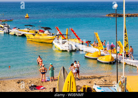 Location de bateaux de plaisance, Protaras, Paralimni, Chypre. Juin 2019 Banque D'Images