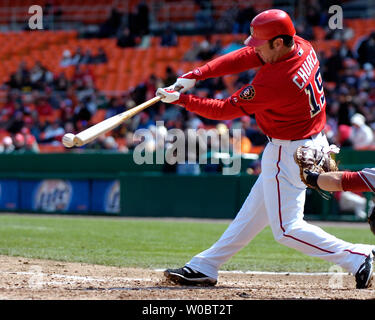 Nationals de Washington center fielder Ryan Church (19) des célibataires dans la septième manche contre Arizona Diamondbacks pitcher Livan Hernandez le 8 avril 2007, au Stade RFK à Washington. (UPI Photo/Mark Goldman) Banque D'Images