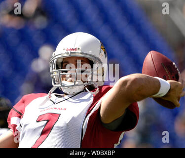 Arizona Cardinals Quarterback Matt Leinart se réchauffe avant le match contre les Ravens de Baltimore le 23 septembre 2007 à M&T Bank Stadium à Baltimore, Maryland. (UPI Photo/ Mark Goldman) Banque D'Images