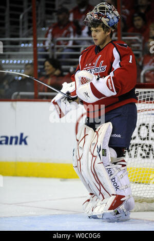 Gardien Semyon Varlamov Capitals de Washington (1) en action contre le Lightning de Tampa Bay dans la période du 1er au Verizon Center à Washington le 26 novembre 2010. UPI/ Mark Goldman Banque D'Images