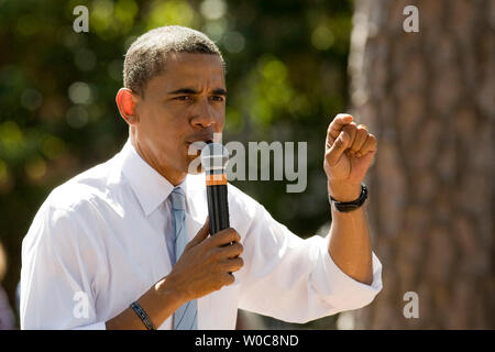 Le candidat démocrate présumé Sen. Barack Obama, D-il, prend la parole lors d'un événement à l'Hôtel de Ville de John Tyler Community College le 21 août 2008 à Chester, en Virginie. (Photo d'UPI/Patrick D. McDermott) Banque D'Images