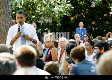 Le candidat démocrate présumé Sen. Barack Obama, D-il, prend la parole lors d'un événement à l'Hôtel de Ville de John Tyler Community College le 21 août 2008 à Chester, en Virginie. (Photo d'UPI/Patrick D. McDermott) Banque D'Images