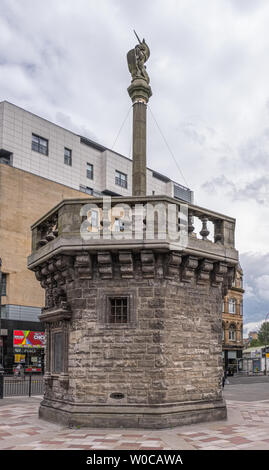 Glasgow, Scotland, UK - 22 juin 2019 : l'impressionnante architecture du centre-ville de Glasgow et de l'Old Tolbooth à Mercat Cross en face du moi Banque D'Images