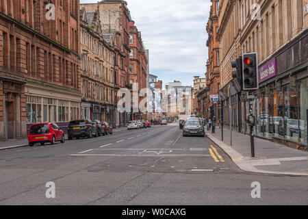 Glasgow, Scotland, UK - 22 juin 2019 : l'impressionnante architecture du centre-ville de Glasgow jusqu'à la rue Bell dans un quartier tranquille de vehic junction Banque D'Images