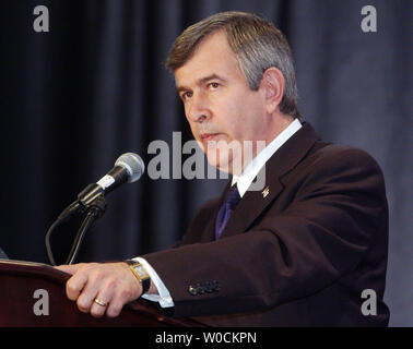 Le Secrétaire à l'Agriculture Mike Johanns s'adresse à tous ceux qui se sont réunis à la Conférence du Congrès mondial de porc 2005 Le 28 avril 2005 à Washington. Johanns a discuté des changements dans le commerce mondial et a remercié le Congrès pour réunion à DC. (Photo d'UPI/Micheal Kleinfeld) Banque D'Images