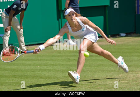 Alize Cornet (Fra) jouer à la Nature Valley International tennis dans le Devonshire Park, Eastbourne, Angleterre, Royaume-Uni. 27 Juin 2019 Banque D'Images