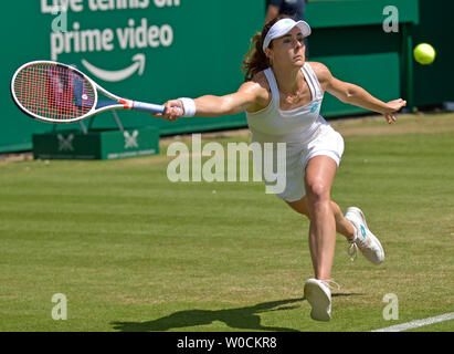 Alize Cornet (Fra) jouer à la Nature Valley International tennis dans le Devonshire Park, Eastbourne, Angleterre, Royaume-Uni. 27 Juin 2019 Banque D'Images