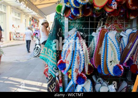 Chaussons de laine grecque à vendre à Athènes Grèce street Banque D'Images
