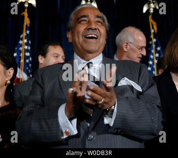 Le président de la Rép. House Appropriations Committee Charlie Rangel (D-NY) assiste à une maison le leadership démocratique rassemblement à Washington le 5 janvier 2006. (UPI Photo/Kevin Dietsch) Banque D'Images