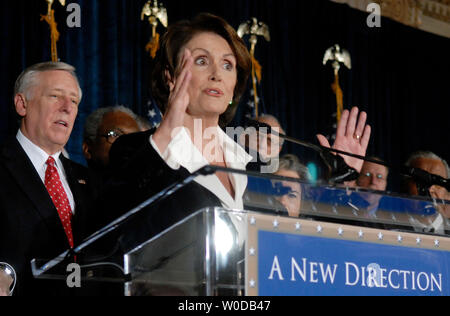 Le président de la Chambre Nancy Pelosi (D-CA) parle à un leadership démocratique Maison rally, à Washington le 5 janvier 2006. (UPI Photo/Kevin Dietsch) Banque D'Images