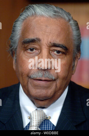 Voies et moyens Le Président Charles Rangel (D-NY) parle de rétablir le service militaire, lors d'une conférence de presse à Washington le 11 janvier 2007. (UPI Photo/Kevin Dietsch) Banque D'Images