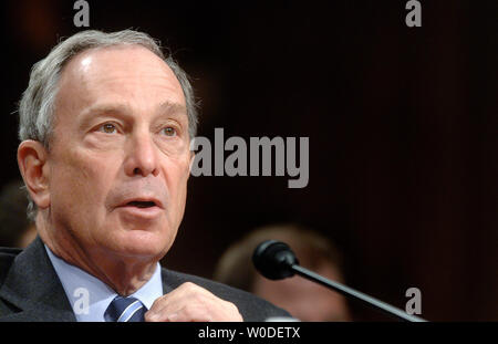 Maire de la ville de New York Michael Bloomberg témoigne devant un Sénat de la santé, de l'éducation, du travail et de l'audience du Comité des pensions sur les impacts à long terme du 11 septembre à Washington le 21 mars 2007. (UPI Photo/Kevin Dietsch) Banque D'Images