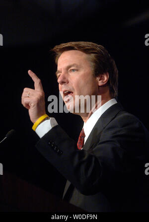 Candidat à la présidence John Edwards aborde la Communications Workers of America (CWA) Legislative-Political, conférence nationale à Washington le 27 mars 2007. (UPI Photo/Kevin Dietsch) Banque D'Images