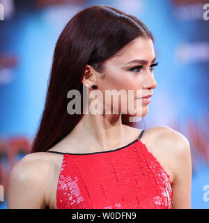 Hollywood, États-Unis. 26 Juin, 2019. HOLLYWOOD, LOS ANGELES, CALIFORNIE, USA - Le 26 juin : Zendaya Coleman actrice portait une robe Armani privé et chaussures Christian Louboutin arrive à la Los Angeles Première mondiale de Sony Pictures' 'Spider-Man loin de la maison' tenue à l'IMAX Théâtre chinois de Grauman, 26 juin 2019 à Hollywood, Los Angeles, Californie, États-Unis. (Photo par Xavier Collin/Image Crédit : Agence de Presse) L'agence de presse Image/Alamy Live News Banque D'Images