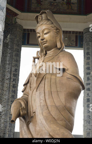 La statue de la Kuan Yin au Temple de Kek Lok Si 'Temple de la félicité suprême' un temple bouddhiste situé dans l'air Itam dans Penang Banque D'Images