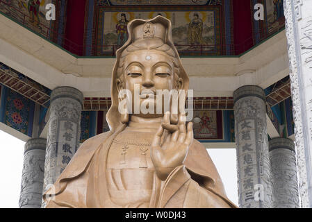 La statue de la Kuan Yin au Temple de Kek Lok Si 'Temple de la félicité suprême' un temple bouddhiste situé dans l'air Itam dans Penang Banque D'Images