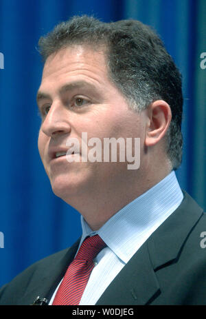 Président et chef de la direction de Dell Inc. Dell, Michael Dell prend la parole à une cérémonie de remise de don au Smithsonian Institute à Washington le 9 mai 2007. Dell Inc. fait don d'une collection de documents relatifs à l'histoire de l'entreprise, y compris les ordinateurs datant de 1985, au Smithsonian National Museum of American History. (UPI Photo/Kevin Dietsch) Banque D'Images