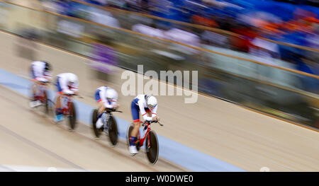 La Grande-Bretagne (droite-gauche) Josie Chevalier, Megan Barker, Jenny Holl et Jessica Roberts, sur leur façon de terminer 2ème de la poursuite féminine, qualifyication pendant sept jours de l'Games 2019 à Minsk. Banque D'Images