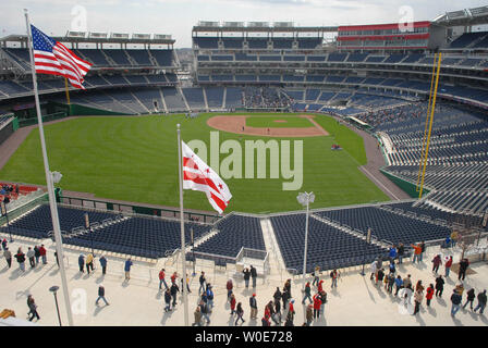 Les Nationals de Washington presque terminé nouveau stade, parc nationaux, est perçue à Washington le 22 mars 2008. Le stade a accueilli un match de baseball entre George Washington University et l'université. Les ressortissants étrangers ouvrent leur saison au parc nationaux le 30 mars contre les Braves d'Atlanta. (UPI Photo/Kevin Dietsch) Banque D'Images