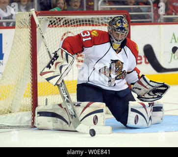 Le gardien des Panthers de la Floride Craig Anderson défend le filet contre les Capitals de Washington au cours de la deuxième période à la Verizon Center à Washington le 5 avril 2008. (Photo d'UPI/Roger L. Wollenberg) Banque D'Images