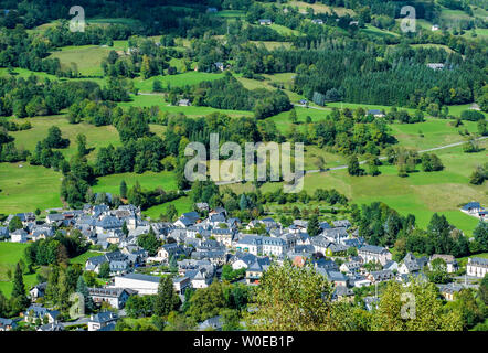 La France, l'Occitanie, Parc National des Pyrénées, Val d'Azun, aperçu de tourisme d'Arrens-Marsous Banque D'Images