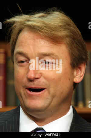 Dean Heller (Rép. R-NV) parle de la tournée récente prise par les Républicains de la Chambre National Renewable Energy Laboratory à Golden, Colorado, Alaska's Prudhoe Bay et plaine côtière arctique, à Washington le 22 juillet 2008. (Photo d'UPI/Jack Hohman) Banque D'Images