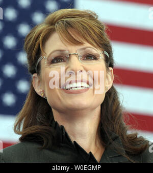 Candidat républicain à la vice-présidence du gouvernement de l'Alaska. Campagnes de Sarah Palin pour elle-même et candidat républicain le sénateur John McCain (AZ) à un rassemblement à Leesburg, en Virginie, le 27 octobre 2008. (Photo d'UPI/Roger L. Wollenberg) Banque D'Images