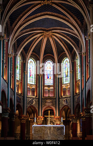 À l'intérieur de l'église de Saint Germain des Prés à Paris Banque D'Images