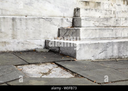 Souvent négligé par les touristes et les résidents, le monument commémoratif de guerre DC sur le National Mall se trouve négligé et besoin de restauration le 10 novembre 2009. Créé en 1931 en mémoire de DC résidents qui ont perdu la vie au cours de la Première Guerre mondiale, c'est le seul monument dans la capitale du pays consacré la Grande Guerre. UPI/Madeline Marshall Banque D'Images