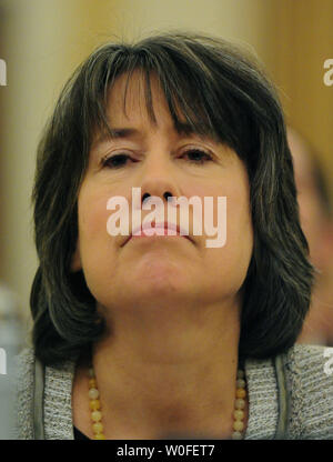 Le président de la Federal Deposit Insurance Corporation, Sheila Bair témoigner sur les causes de la crise économique avant la crise financière de la Commission d'enquête à Washington le 14 janvier 2010. UPI/Kevin Dietsch Banque D'Images