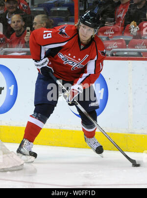 Les Capitals de Washington Nicklas Backstrom (19) cherche à adopter contre les Red Wings de Detroit au cours de la première période au Verizon Center à Washington le 19 janvier 2010. UPI/Alexis C. Glenn Banque D'Images