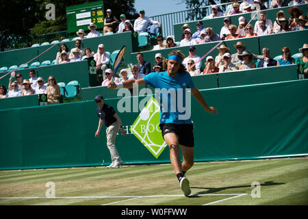 Stoke Poges, España. 27 Juin, 2019. Stefanos Tsitsipas (GRE) en photo joue Roberto Bautista Agut (ESP) dans le premier match de la journée sur la troisième journée du Boodles à Stoke Park Country Club, hôtel et spa. Credit : Maureen McLean/Alamy Live News Banque D'Images