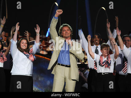 John Schneider en prestation au Capitol 2010 quatrième répétition sur le National Mall à Washington le 3 juillet 2010. UPI/Alexis C. Glenn Banque D'Images