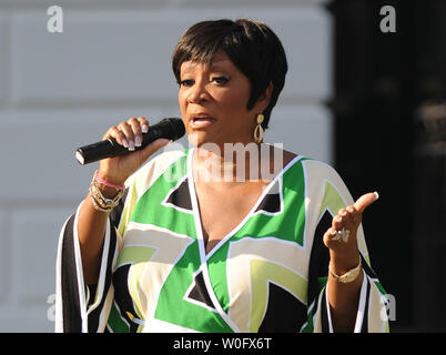 Patti Labelle effectue lors d'un événement commémorant le 20e anniversaire de la promulgation de la Loi sur les Américains handicapés, à la Maison Blanche à Washington le 26 juillet 2010. UPI/Kevin Dietsch Banque D'Images