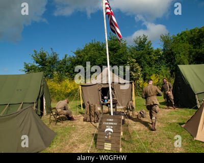 Un camping normandie utilisé par la Première Guerre mondiale 2 Les amateurs de reconstitution historique Banque D'Images