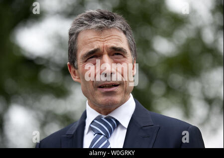 Secrétaire général de l'OTAN Anders Fogh Rasmussen s'adresse aux médias à la suite d'un bureau ovale réunion avec le président américain Barack Obama à la Maison Blanche, à Washington, D.C. le 9 mai 2012. Les deux se sont rencontrés pour discuter du sommet de l'OTAN qui se tiendra à Chicago les 20 et 21 mai. UPI/Kevin Dietsch Banque D'Images