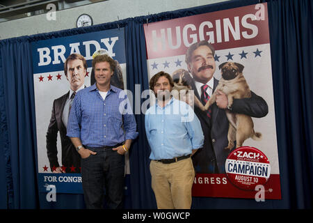 (L) Will Ferrell et Zach Galifianakis arrivent pour une projection de leur film 'La campagne' au Newseum, le 31 juillet 2012 à Washington, D.C. UPI/Kevin Dietsch Banque D'Images