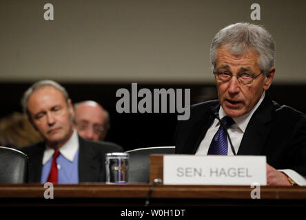 L'ancien sénateur Chuck Hagel donne sa déclaration d'ouverture avant de témoigner devant la Commission des forces armées du Sénat pour son audience de confirmation pour le secrétaire à la défense, à Washington, DC Le 31 janvier 2013. UPI/Molly Riley Banque D'Images