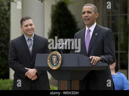 Allocution du Président Barack Obama aux côtés de professeur de l'année Jeff Charbonneau, de Zillah, Washington, au cours de la présentation du professeur de l'année, le 23 avril 2013 à la Maison Blanche à Washington, D.C. UPI/Kevin Dietsch Banque D'Images