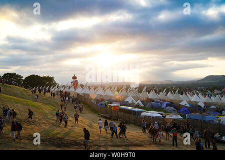 Pilton, Somerset, Royaume-Uni. 26 Juin, 2019. Glastonbury, Royaume-Uni. Mercredi, 26 juin, 2019. Vue sur le festival de Glastonbury en 2019. Credit : Roger Garfield/Alamy Live News Banque D'Images