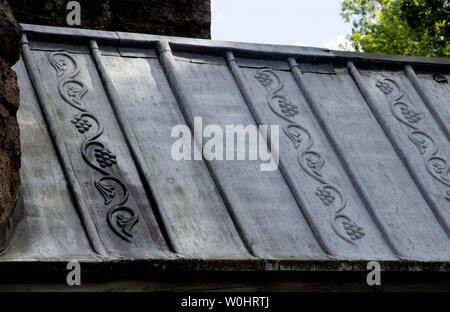 Détail de toit de plomb à la Kirk sur les rives du Loch Awe, Argyll and Bute, Ecosse. Banque D'Images