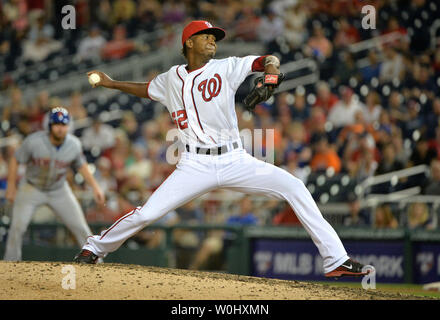 De baseball des New York Mets Erik Goeddel (62) emplacements contre les Mets de New York en neuvième manche au Championnat National Park de Washington, D.C. le 21 juillet 2105. Photo par Kevin Dietsch/UPI Banque D'Images