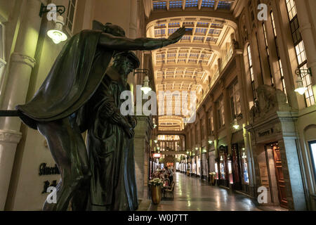 Passage Madler, Méphistophélès et Faust sculptures, Leipzig, Saxe, Allemagne, Europe Banque D'Images