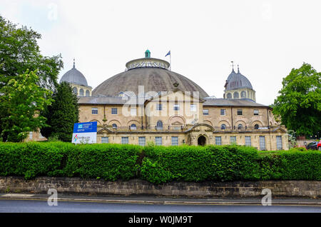 Buxton Derbyshire UK - Université de Derby Buxton et campus de poireau avec son célèbre toit dome Banque D'Images