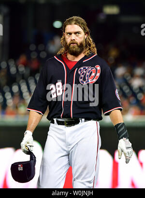 Le voltigeur des Nationals de Washington de Jayson Werth (28) est vu sur le terrain contre les Dodgers de Los Angeles Parc nationaux à Washington, D.C. le 17 septembre 2017. Photo par Kevin Dietsch/UPI Banque D'Images