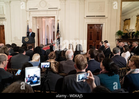 Le président Donald Trump fait de commentaires lors d'une conférence de presse un jour suivant le pays d'élections de mi-mandat à la Maison Blanche le 7 novembre 2018. Trump a loué les progrès Républicains au Sénat et a dit qu'il était prêt à travailler avec la Chambre. Photo de Ken Cedeno/UPI Banque D'Images
