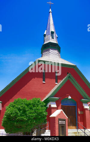 Le Pacte rouge sur l'Église presbytérienne de Howell Ave dans le centre-ville de Bisbee, AZ Banque D'Images